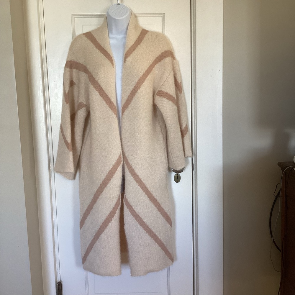 Steve Madden oversized drop shoulder 3/4 sleeve soft coat sweater tan cream